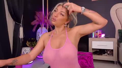Snapshot of deeadiamond chatting on 3, 8, 2026 Deea online show from 3, 8, 2026