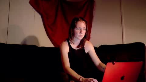 Snapshot of deenievixen chatting on 4, 5, 2026 Deenie online show from 4, 5, 2026