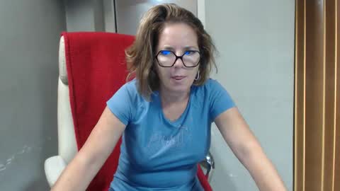 hi guys i m a cute milf i m here for good time and nice people pls be respectfool and enjoy me online show from 30, 9, 2025