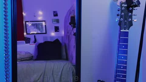 Olive Oakley online show from 2, 1, 2025