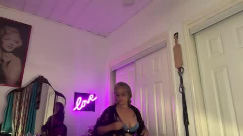 Snapshot of degeneratesaint chatting on 25, 9, 2025 Tori online show from 25, 9, 2025