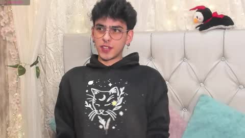 Snapshot of deimon_dust chatting on 1, 12, 2025 Deimon Dust online show from 1, 12, 2025