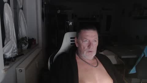 deinprinz2312 online show from 15, 9, 2025