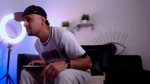 Snapshot of deivy_gram chatting on 17, 11, 2025 DEIVY online show from 17, 11, 2025