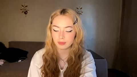 Snapshot of dejanortz chatting on 21, 4, 2026 Mina online show from 21, 4, 2026