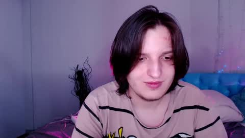 Snapshot of delalex chatting on 7, 4, 2026 Alex online show from 7, 4, 2026