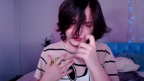 Snapshot of delalex chatting on 7, 4, 2026 Alex online show from 7, 4, 2026