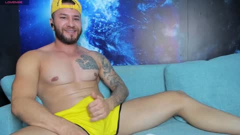 Snapshot of delessandro_world chatting on 5, 1, 2025 Delessandro online show from 5, 1, 2025