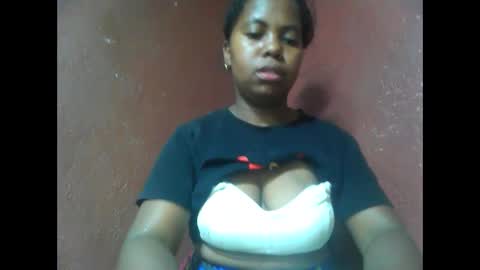 deliah712909 online show from 5, 1, 2025