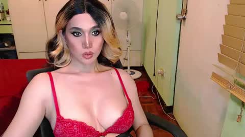 Snapshot of deliciosats chatting on 7, 12, 2024 Mercedes online show from 7, 12, 2024