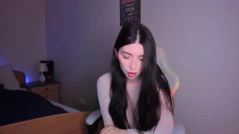 Mila online show from 30, 10, 2025