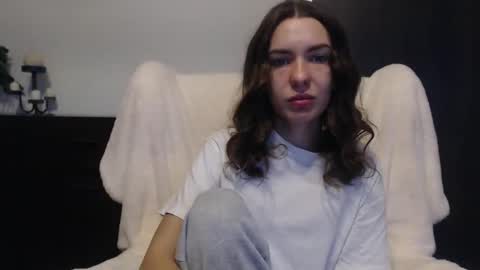 Snapshot of delightaurora chatting on 23, 10, 2025 Aurora online show from 23, 10, 2025