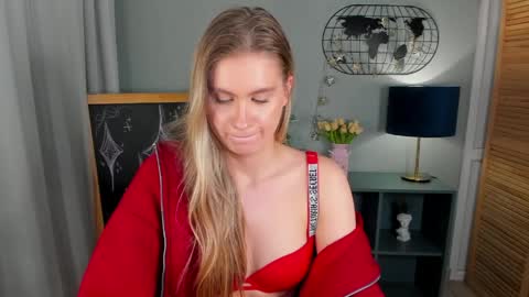delinasis online show from 11, 4, 2026