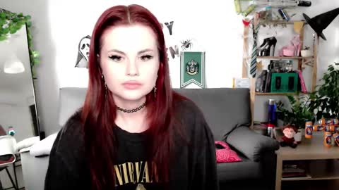 dellacrush_ online show from 28, 10, 2025