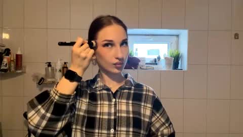 Snapshot of delphaswindler chatting on 25, 4, 2026 Delphaswindler online show from 25, 4, 2026