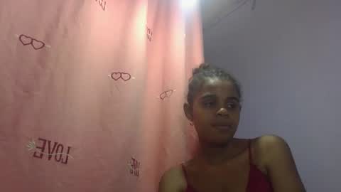 delphine online show from 15, 4, 2026