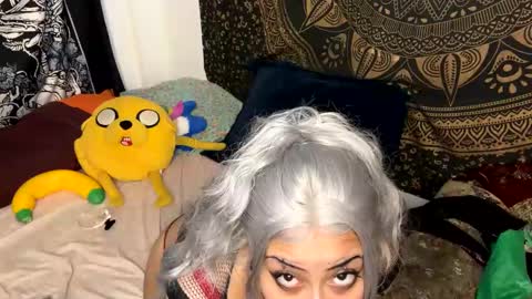 Snapshot of deluxxxeblu chatting on 12, 12, 2024 TankinBody online show from 12, 12, 2024