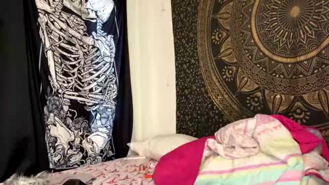 Snapshot of deluxxxeblu chatting on 19, 1, 2025 TankinBody online show from 19, 1, 2025