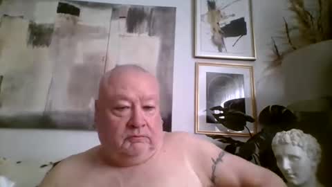 Snapshot of denboisvin2043 chatting on 9, 10, 2025 denboisvin2043 online show from 9, 10, 2025