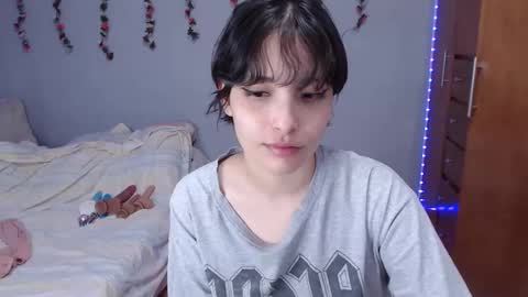 Snapshot of deni_bloom chatting on 1, 1, 2025 Denisse    schedule Monday to Friday 1300-1900 mexican time Saturday-maybe it could be a surprise IDEPENDENT MODEL online show from 1, 1, 2025