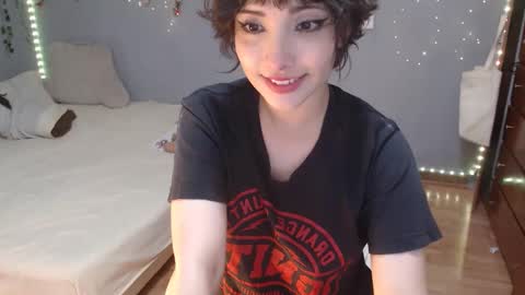 Snapshot of deni_bloom chatting on 25, 2, 2025 Denisse    schedule Monday to Friday 1300-1900 mexican time Saturday-maybe it could be a surprise IDEPENDENT MODEL online show from 25, 2, 2025