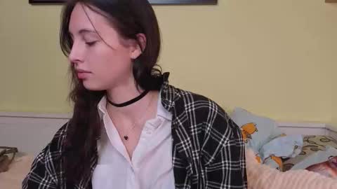 Snapshot of denniseforline chatting on 15, 9, 2025 Olivia online show from 15, 9, 2025
