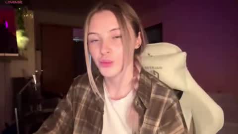 Snapshot of deonnagarn chatting on 7, 3, 2026 Vi Victoria online show from 7, 3, 2026