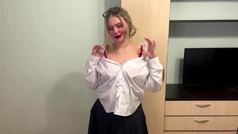 Snapshot of deonnahobb chatting on 18, 2, 2026 Luna online show from 18, 2, 2026