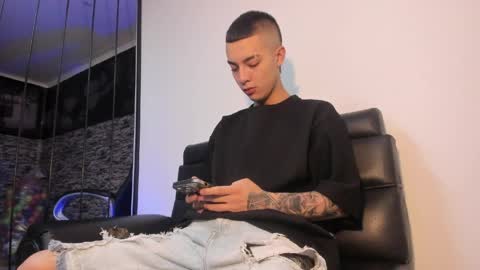 Snapshot of dereck_boyy_ chatting on 5, 4, 2026 Dereck Boy online show from 5, 4, 2026