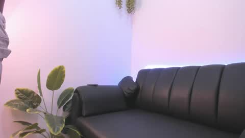 dereck_g online show from 10, 4, 2026