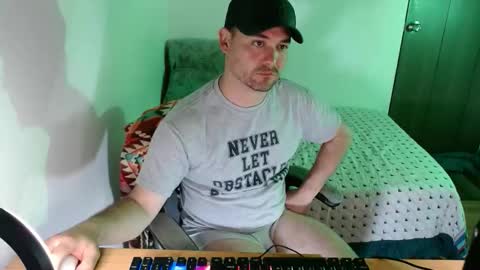 Snapshot of dereck_mills3 chatting on 9, 4, 2026 Dereck Mills3 online show from 9, 4, 2026