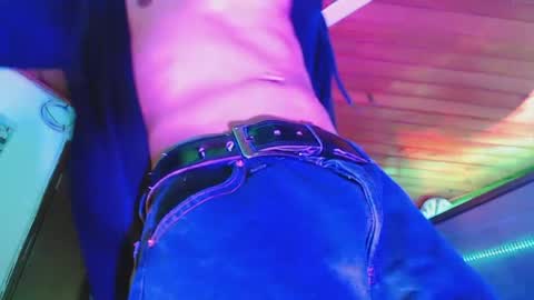 Snapshot of dereck_monroe chatting on 5, 8, 2026 Dereck online show from 5, 8, 2026