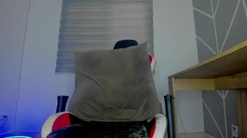 dereckhardd online show from 7, 4, 2026