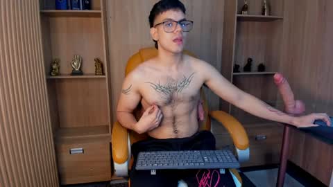 Snapshot of derek_voss chatting on 29, 4, 2026 derek_voss online show from 29, 4, 2026