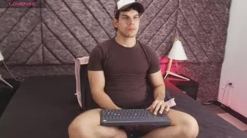 Snapshot of derek_voss chatting on 5, 6, 2026 derek_voss online show from 5, 6, 2026