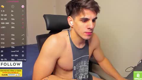 Snapshot of derekcb chatting on 30, 11, 2025 Derekcb online show from 30, 11, 2025