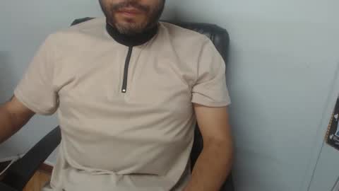 Snapshot of derrik_ chatting on 6, 1, 2026 online show from 6, 1, 2026
