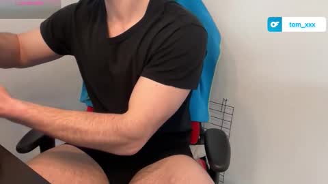 Snapshot of dertom_xxx chatting on 26, 4, 2026 Tom online show from 26, 4, 2026