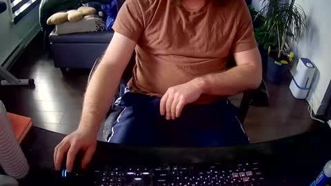 Snapshot of desdisdes chatting on 4, 4, 2026 desdisdes online show from 4, 4, 2026