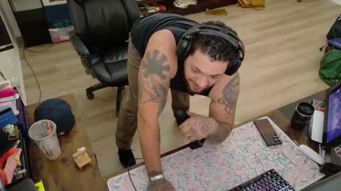 Snapshot of desertadventurer25 chatting on 4, 3, 2026 desertadventurer25 online show from 4, 3, 2026