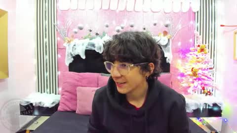 Snapshot of desire_ecstasy chatting on 16, 12, 2025 desire_ecstasy online show from 16, 12, 2025