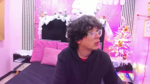 Snapshot of desire_ecstasy chatting on 5, 1, 2026 desire_ecstasy online show from 5, 1, 2026