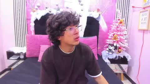 Snapshot of desire_ecstasy chatting on 8, 1, 2026 desire_ecstasy online show from 8, 1, 2026