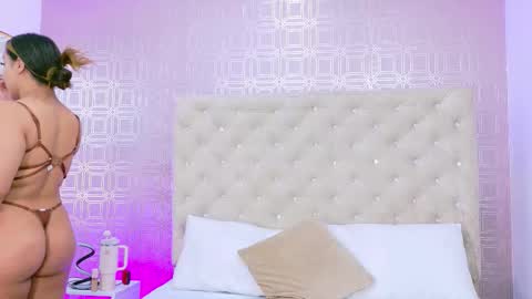 Snapshot of desire_sara chatting on 12, 9, 2025 Sara Desire online show from 12, 9, 2025