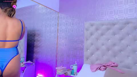 Snapshot of desire_sara chatting on 9, 10, 2025 Sara Desire online show from 9, 10, 2025