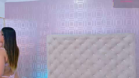 Snapshot of desire_sara chatting on 23, 11, 2025 Sara Desire online show from 23, 11, 2025