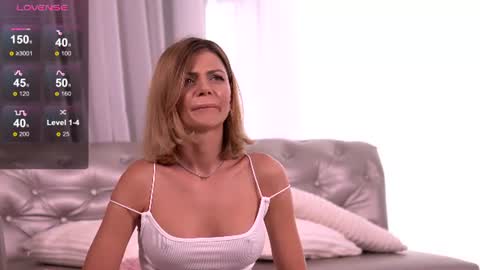 Snapshot of desiredmia_ chatting on 21, 7, 2026 Mia online show from 21, 7, 2026