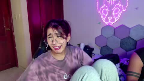 TORI AND MR. BEAR online show from 19, 2, 2025