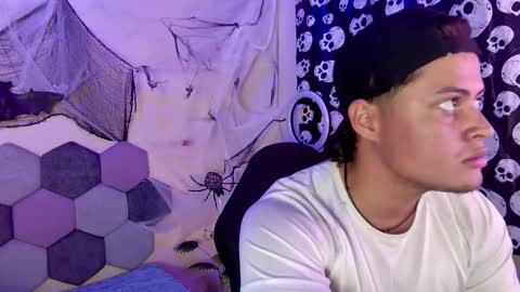 TORI AND MR. BEAR online show from 17, 10, 2025