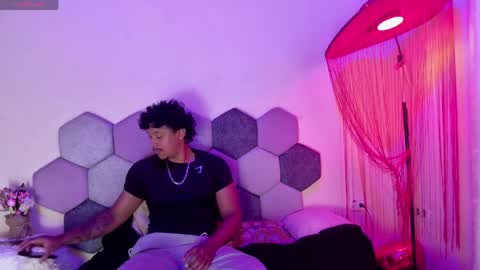 TORI AND MR. BEAR online show from 16, 4, 2026